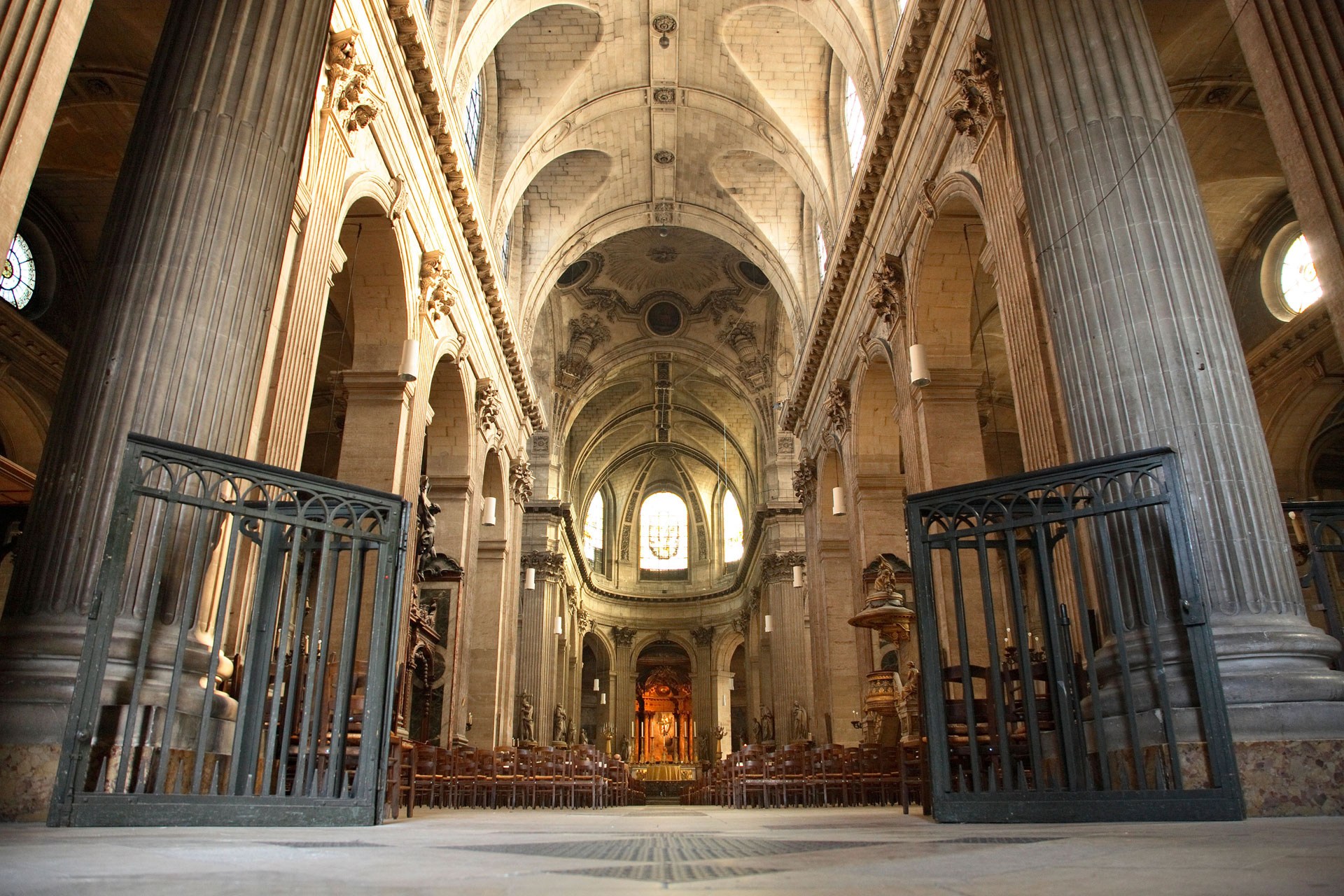 Intérieur de l'Église Saint Sulpice